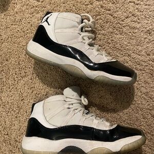 Air Jordan Retro 11 Sneakers 7Y Black and White